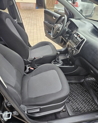 Hyundai i20 cena 21400 przebieg: 110800, rok produkcji 2012 z Nowa Sarzyna małe 172